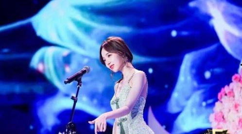 明星主播表演,揭秘明星主播的精彩表演瞬间